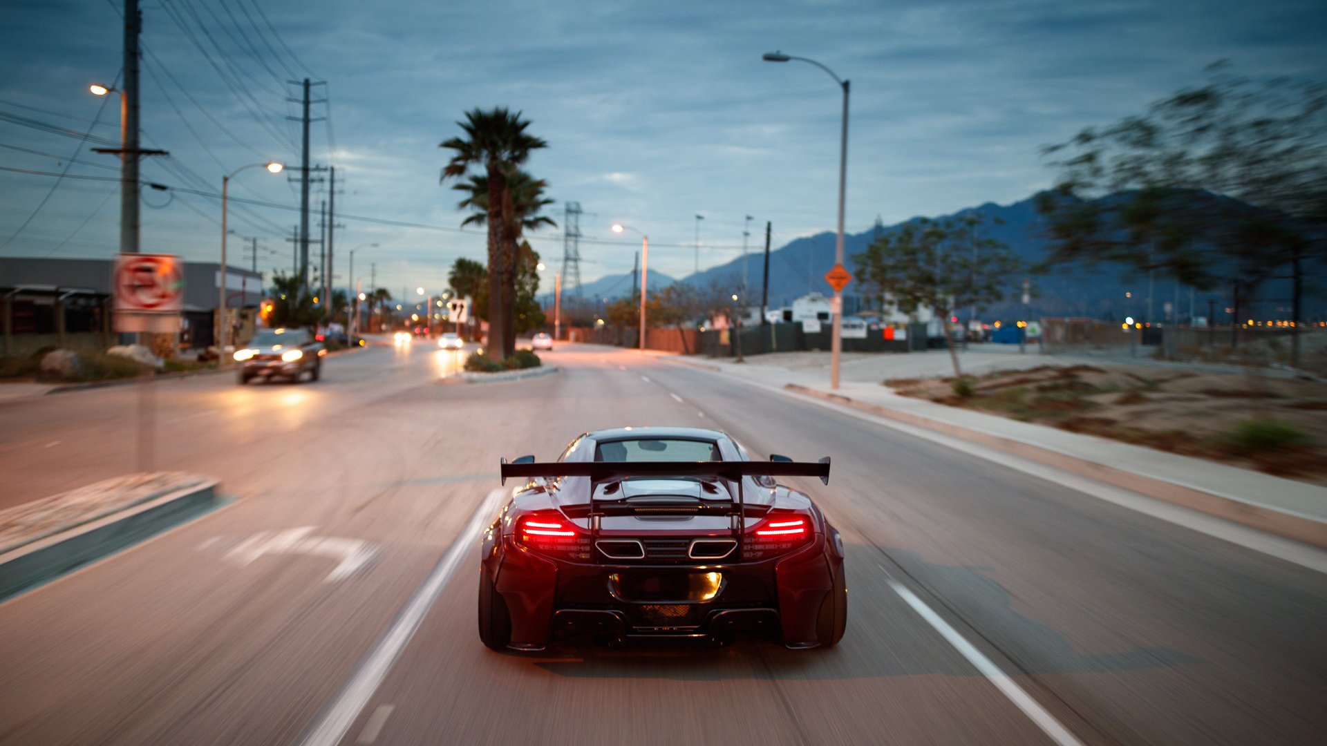 开云官方-_极地探险骑行：挑战北极圈的冷酷极限_，极地徒步