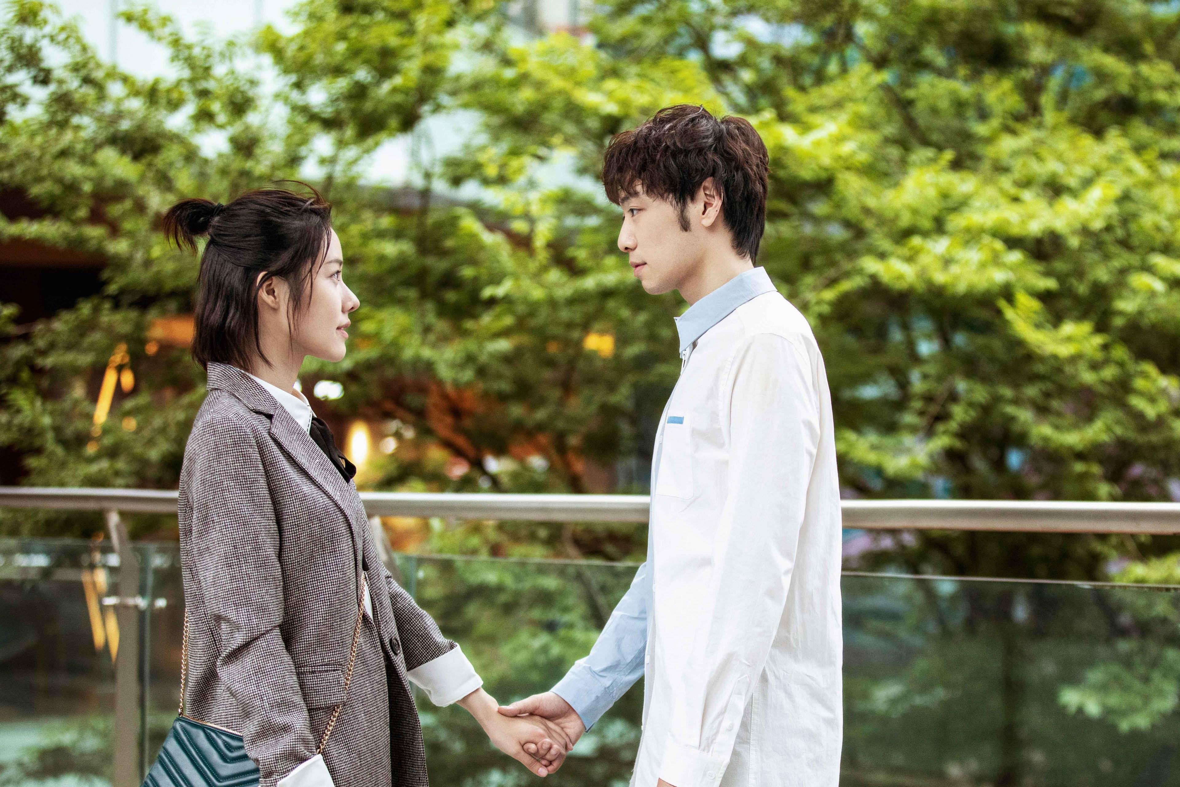 特色夜空徒步登山,挑战星空下的极限,露营夜空